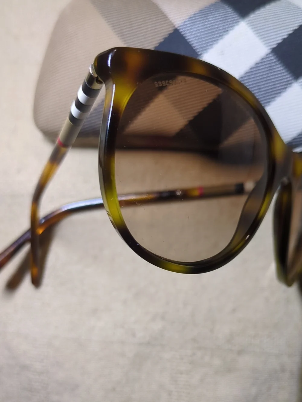 Burberry stylish sunglasses